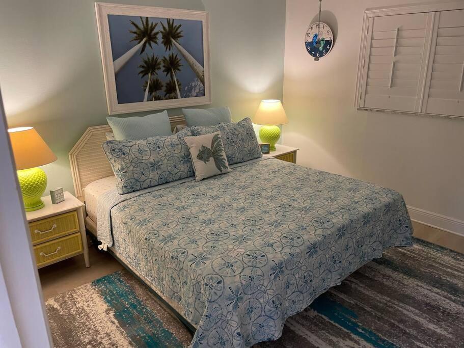 Beachfront Condo On Quiet Treasure Island- 1 Bed セント・ピート・ビーチ エクステリア 写真