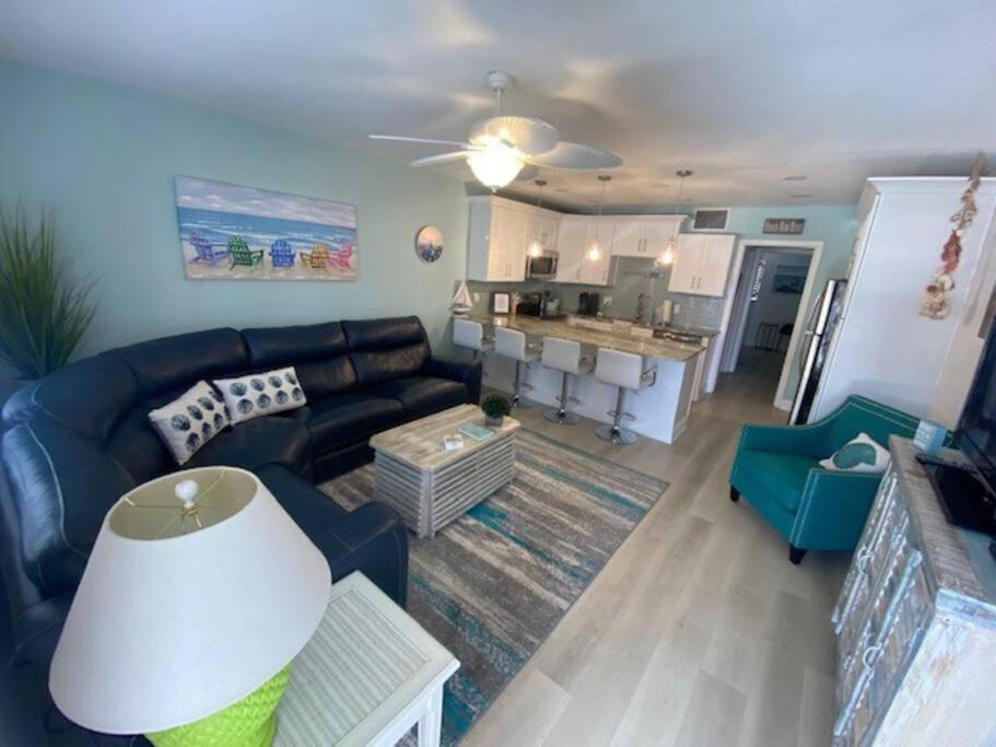 Beachfront Condo On Quiet Treasure Island- 1 Bed セント・ピート・ビーチ エクステリア 写真