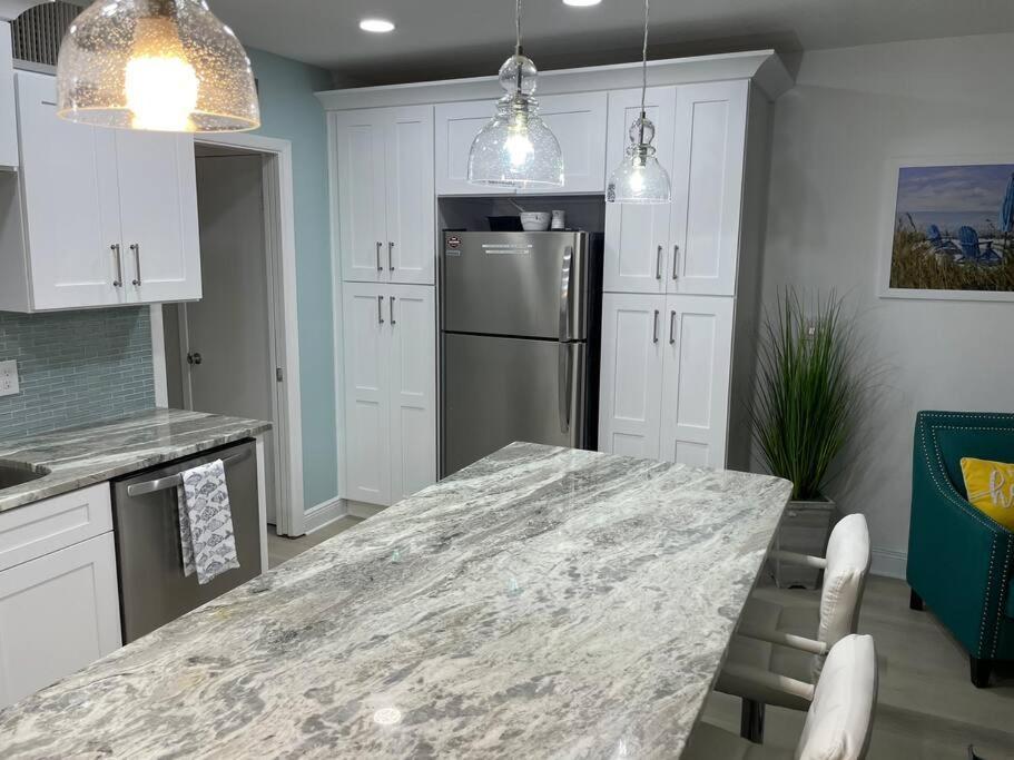 Beachfront Condo On Quiet Treasure Island- 1 Bed セント・ピート・ビーチ エクステリア 写真