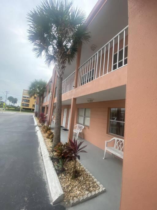 Beachfront Condo On Quiet Treasure Island- 1 Bed セント・ピート・ビーチ エクステリア 写真