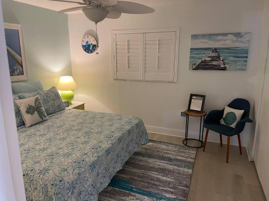 Beachfront Condo On Quiet Treasure Island- 1 Bed セント・ピート・ビーチ エクステリア 写真