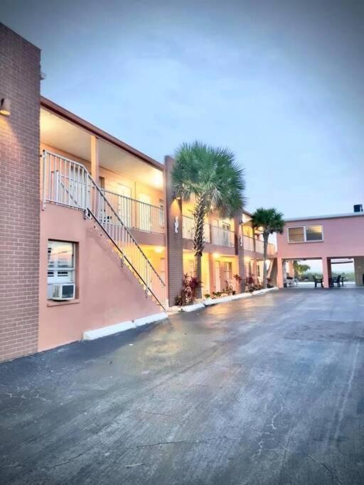 Beachfront Condo On Quiet Treasure Island- 1 Bed セント・ピート・ビーチ エクステリア 写真