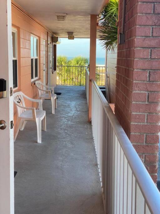 Beachfront Condo On Quiet Treasure Island- 1 Bed セント・ピート・ビーチ エクステリア 写真