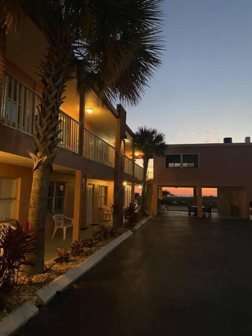 Beachfront Condo On Quiet Treasure Island- 1 Bed セント・ピート・ビーチ エクステリア 写真