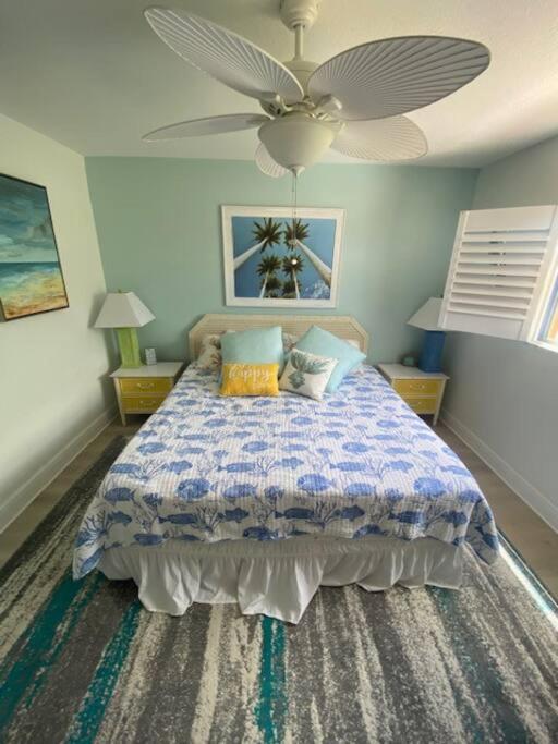 Beachfront Condo On Quiet Treasure Island- 1 Bed セント・ピート・ビーチ エクステリア 写真